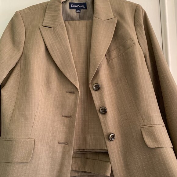 Evan Picone Beige with White Pinstripe Size 16 Suit - Picture 9 of 11